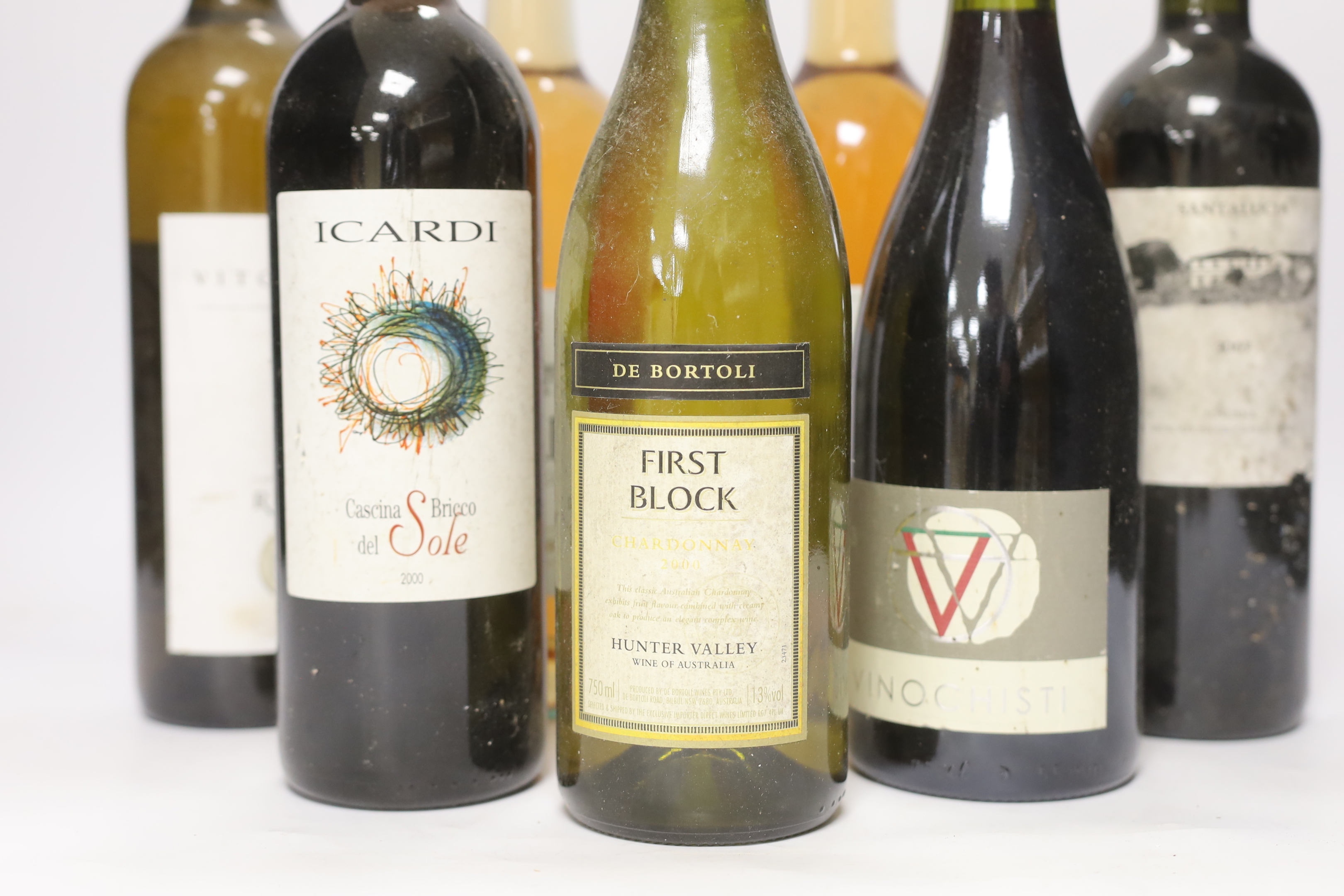 Eleven various bottles of wine to include Pinot Bianco Borberg 1999